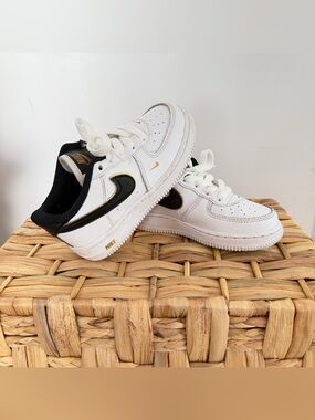 Nike Air Force 1 LV8 3 TD White Black Gold Sneakers Toddler Size 9C EUC